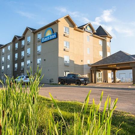 Days Inn By Wyndham Bonnyville Екстериор снимка