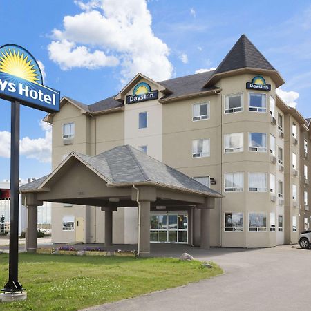 Days Inn By Wyndham Bonnyville Екстериор снимка