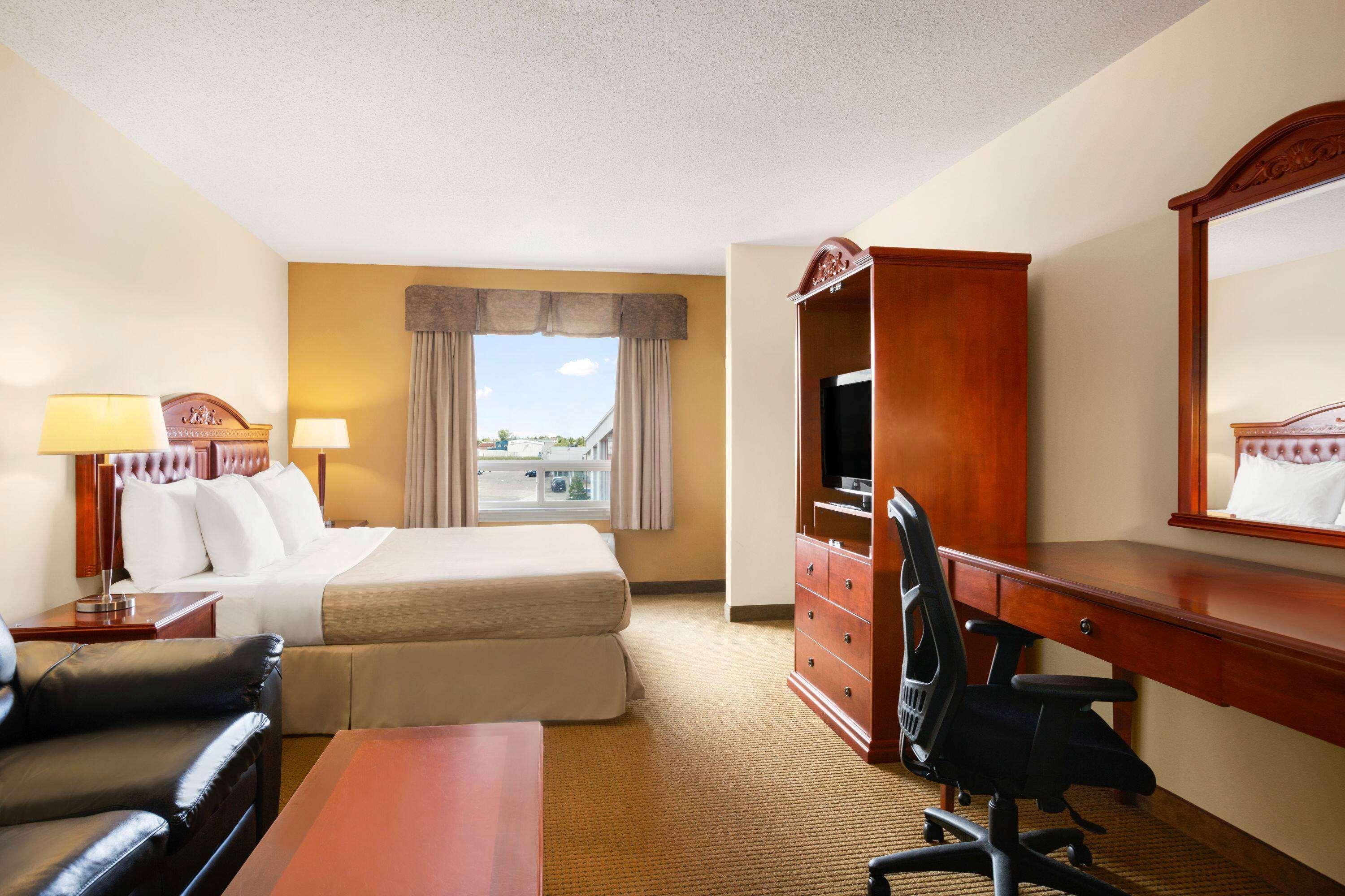 Days Inn By Wyndham Bonnyville Екстериор снимка